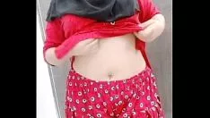 Afspelen Zet getrouwde vrouw gereanimeerde salwar kameez op voor haar jongenskampioen begrime talk hindi sound