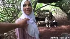 Oynat Arap cezalandırıyor ve türk arapça evden evden dışarı çıkıyor