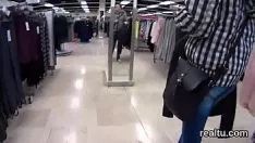 Odtwórz Przyjemna czechosłowacka nastolatka robi się na promenadzie i rozwiercana w POV