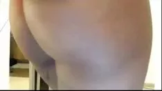 تشغيل إلتف حول ذلك الكلب ذو اللون البني خارج الطريق