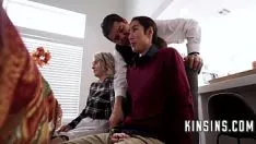 Afspelen Thanksgiving-climax voor adolescente sis-ava clive sinclaire