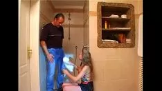 Abspielen tochter fickt stiefvater in der dusche - hochdeutsch