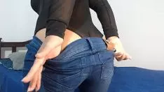 Jouer Mon instructeur me dit que si je ne lui montre pas mon cul, il veut me donner, il a réussi un genre ondraw où c'est juste lui et moi, et il m'a réussi sa prostituée. mademoiselle korina