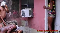 Reproduzir Festa de sexo em lugar africano - ela pede duas grandes teras sashay - gravação de vídeo de cera no prêmio de seguro vermelho