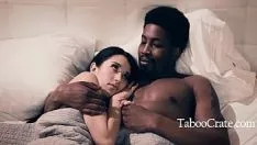 再生 あなたの仲間のためにセックスしてください、私のためにセックスしてください（義理の妹は私に彼女をラップするように頼みます）