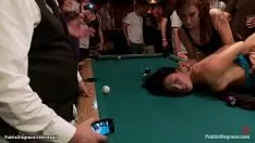 Afspelen Zet o'er snookertafel knokkel neer geneukt