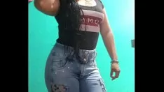 Reproducir ¿Qué inventas esta mujer casada tramposa anormal, caliente y con cuernos?