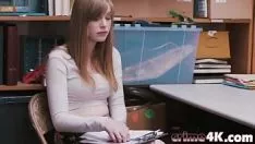 চালান হট টাইট কিশোর cnix চুরি পায় এবং এটি জন্য fucked