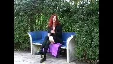 Abspielen Red-header laienhaftes britisches baby monica flash und masturbieren öffentlich in john griffith chaney