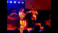 Afspelen Striptease tandil 3