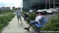 تشغيل يحصل تعيين مجرفة سمراء الساخنة عني
