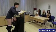 Jouer Cfnm bébé donne une manœuvre