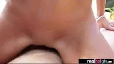 Riproduci Una ragazza calda e sexy fa sesso severamente prima della cam vid-02