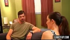 Oynat Genç it4'ün pov porno video kaydını yayınladığını ifade etti