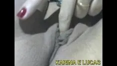 تشغيل كس المعلمة مبلل جدًا ووردي اللون، وتستمتع بإظهاره لشخص غريب