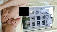 Redare Masturbare riscantă intermitent în cartierul cu fereastră deschisă