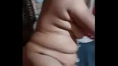 Abspielen Didi wurde auf frischer tat ertappt, als sie mit ihrer freundin ein nacktvideo drehte