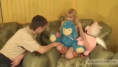 Riproduci Ho chiesto al mio amico di filmare un video casalingo di sesso con la mia fidanzata