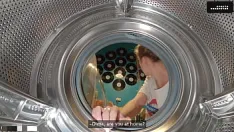 Afspelen Stiefzus kwam opnieuw vast te zitten in de wasmachine en moest reddingswerkers bellen