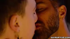 Afspelen Adam Ramzi's dominante bondage-bareback-ontmoeting met Troye Jacobs