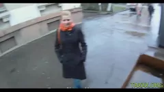 تشغيل تجربة HANDJOB شقراء اليورو فاتنة أليس المتشددين ومتعة ركوب الخيل