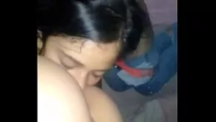 تشغيل لا يمكن للهواة الشاب في سن المراهقة إستيفاني الحصول على ما يكفي من مص الديك