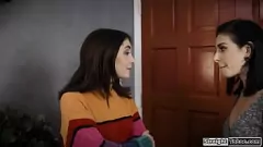 Reproducir MILF TATOOADO JOANNA ANGEL comparte marido engañoso con Petite Stepsis Jane Wilde en un intenso trío