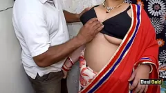 Redare Sesiunea aspră a sexului vitreg indian cu șofer personal