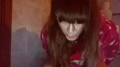 Reproducir Sesión de onanismo poco realista en el baño en el número de pj's y espiarme