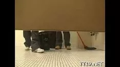 Putar Slide remaja yang cantik dengan wang gemuk di kucing kucing yang dicukur halus dan menggoda